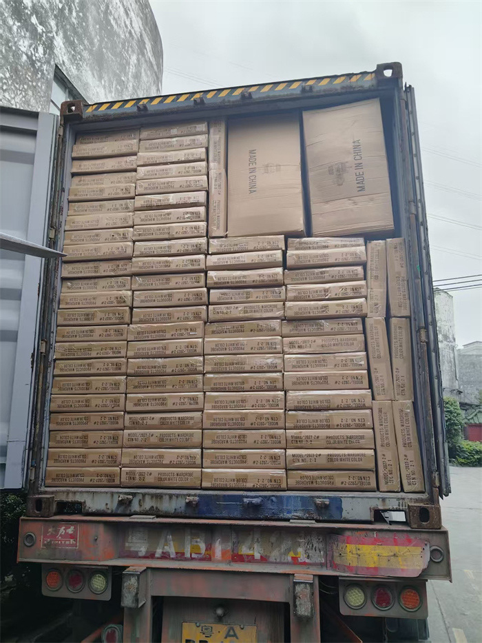 LOADING IN CHINA ON 18042025 (2)