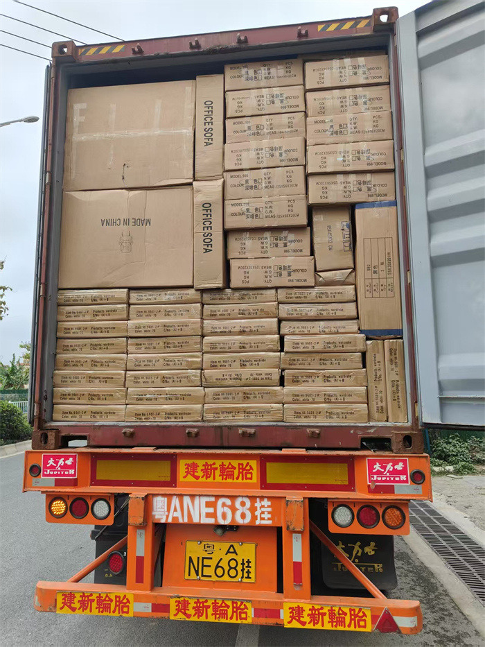 LOADING IN CHINA ON 18042025 (3)