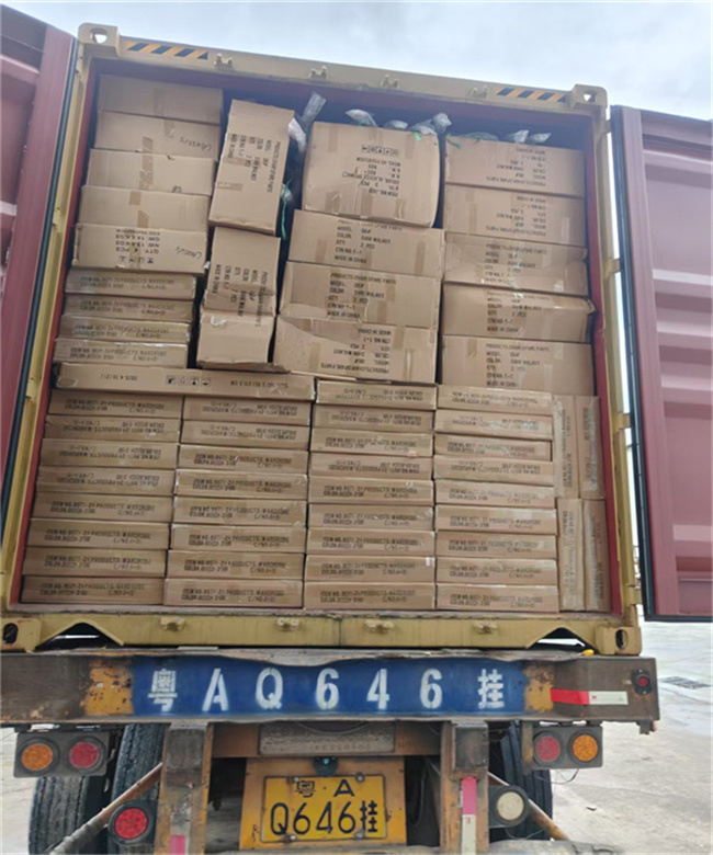 LOADING IN CHINA ON 10072025 (3)